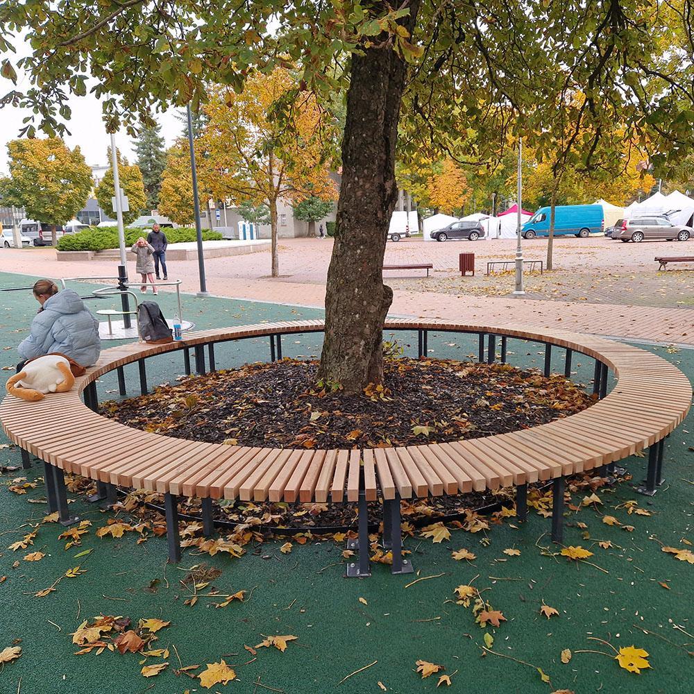 Suoliuko įrengimas prie žaidimų aikštelės